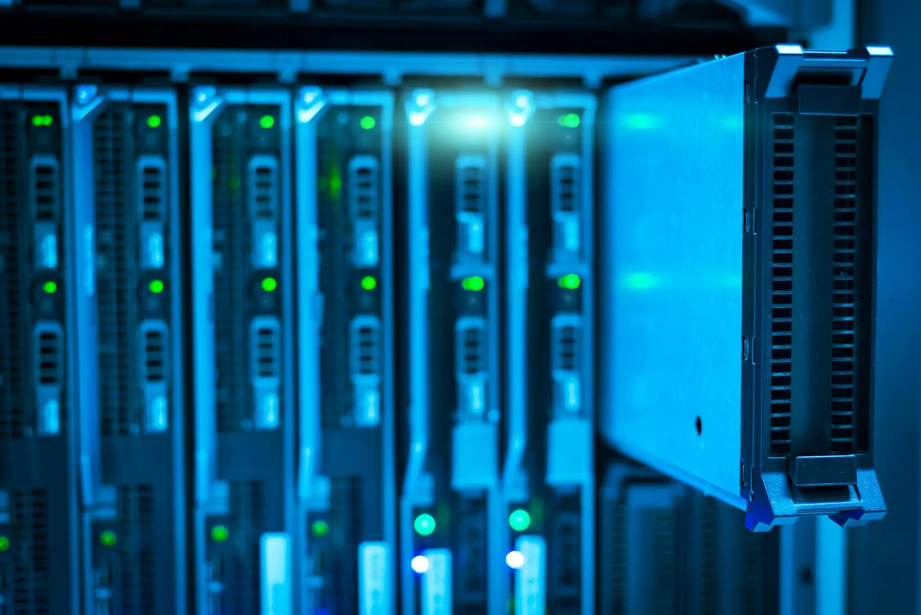 ABYKIN Technology bantu cara memilih server untuk perusahaan agar bisnis Anda lancar.