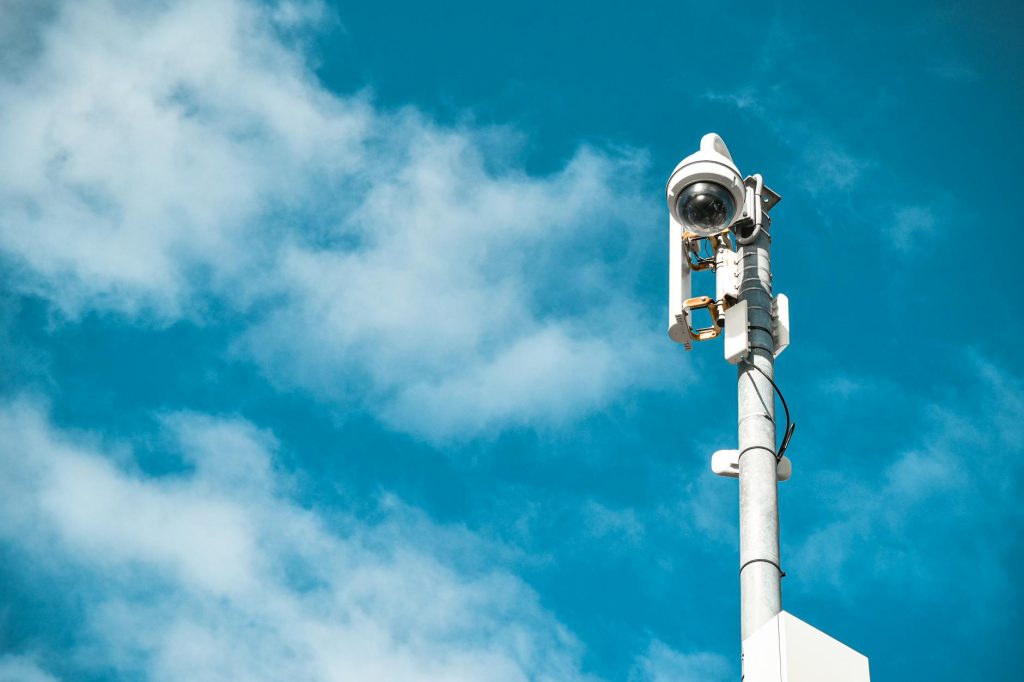 Jasa instalasi CCTV BSD profesional dari ABYKIN Technology untuk keamanan bisnis Anda.