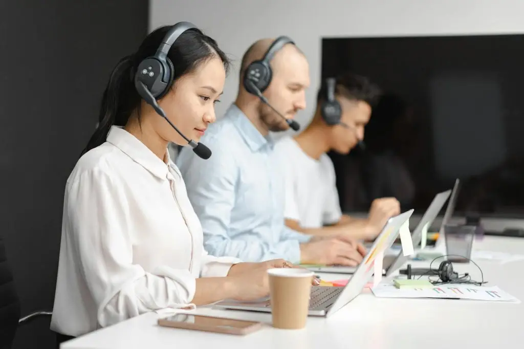 Jasa IT support perusahaan Tangerang dari ABYKIN Technology untuk solusi teknologi bisnis Anda.