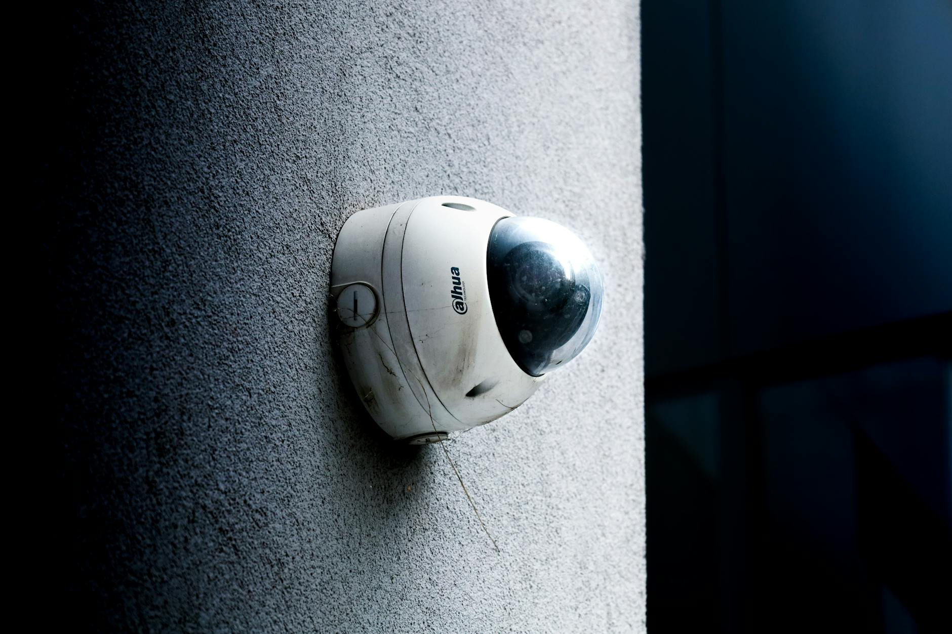 ABYKIN Technology, spesialis jasa instalasi CCTV BSD untuk keamanan dan pengawasan optimal.